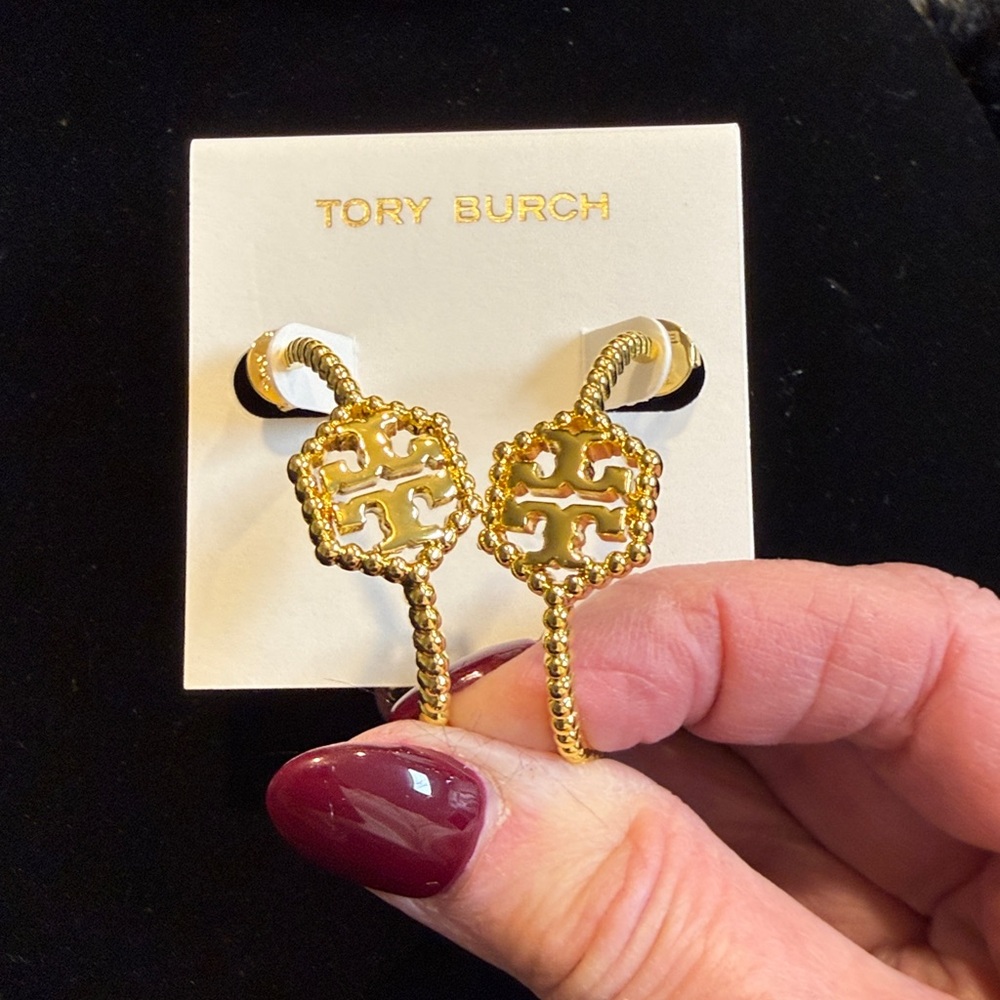 TORY BURCH MILGRAIN HEX HOOP EARRINGS GOLD TONE - Picture 3 of 5